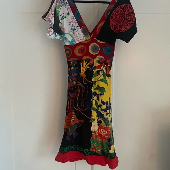vintage Ladies Desigual V-Neck short sleeve. - Picture 2 of 14